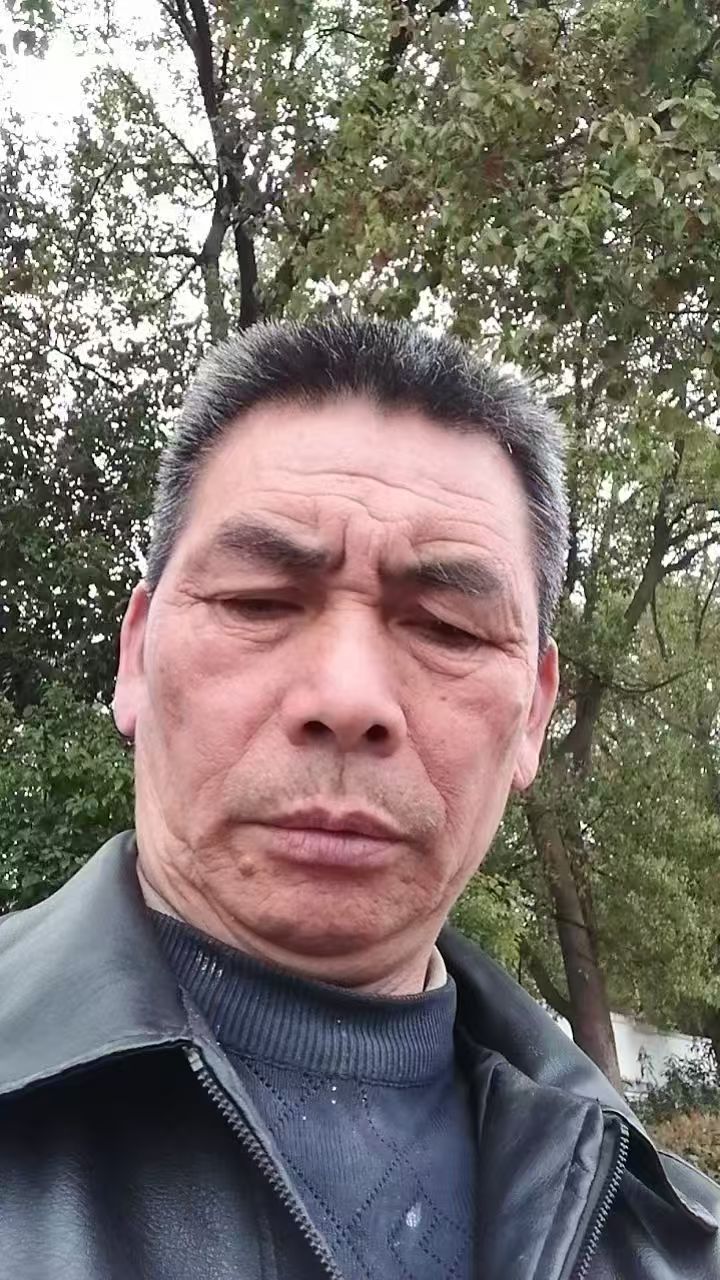 章松林 留影